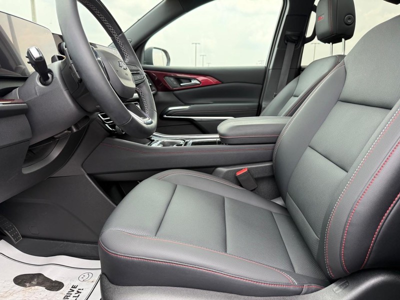 Chevrolet Traverse Vehicle Full-screen Gallery Image 20