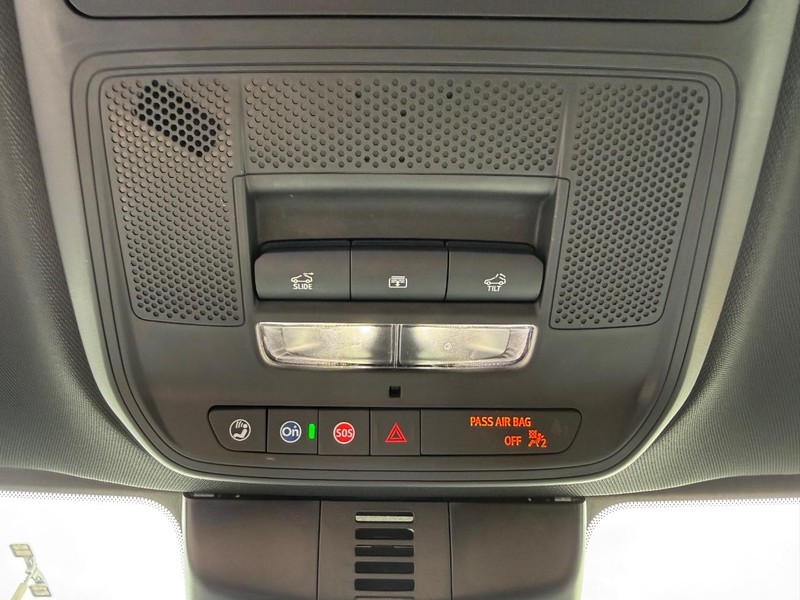 Chevrolet Traverse Vehicle Full-screen Gallery Image 29