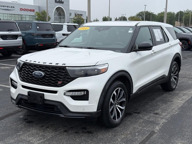 Ford Explorer Vehicle Full-screen Gallery Image 10