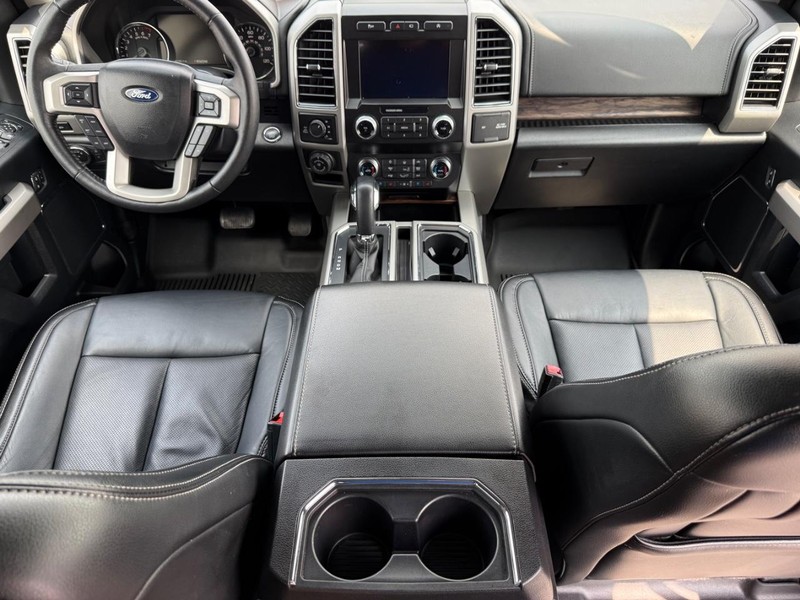 Ford F-150 Vehicle Full-screen Gallery Image 12