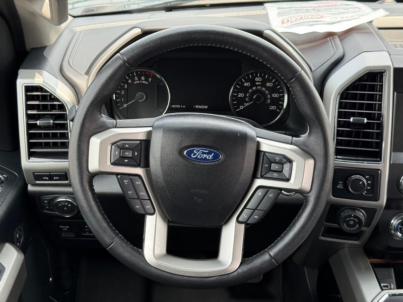 Ford F-150 Vehicle Full-screen Gallery Image 13