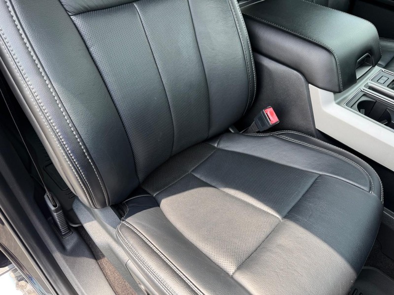 Ford F-150 Vehicle Full-screen Gallery Image 15
