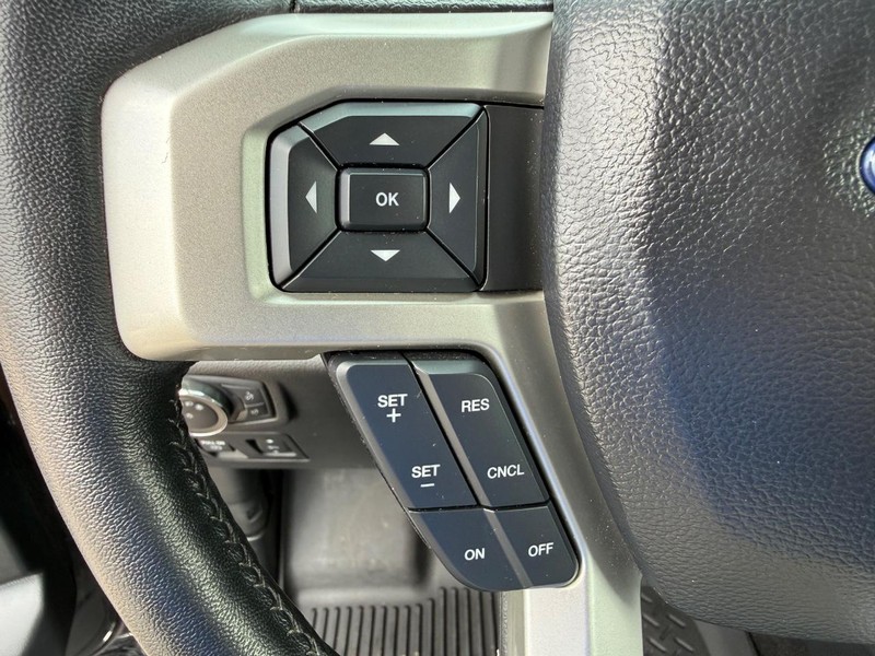 Ford F-150 Vehicle Full-screen Gallery Image 19