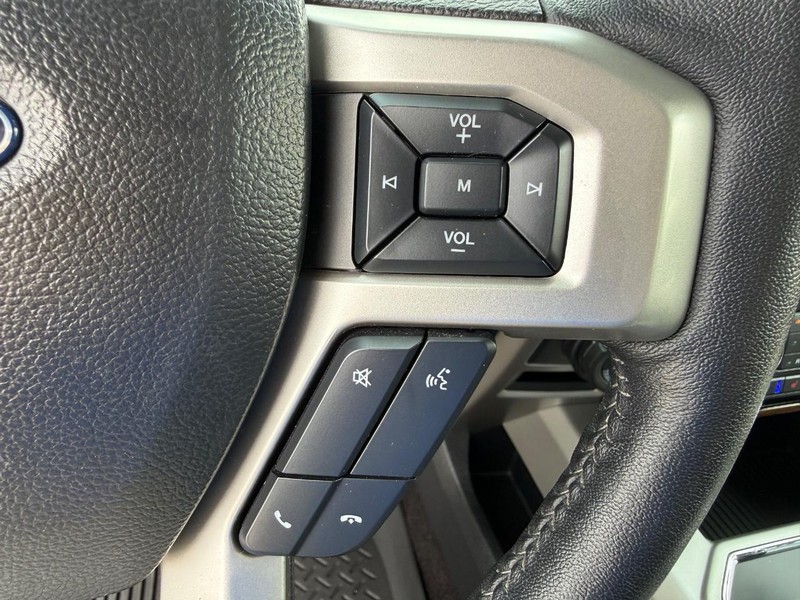 Ford F-150 Vehicle Full-screen Gallery Image 20
