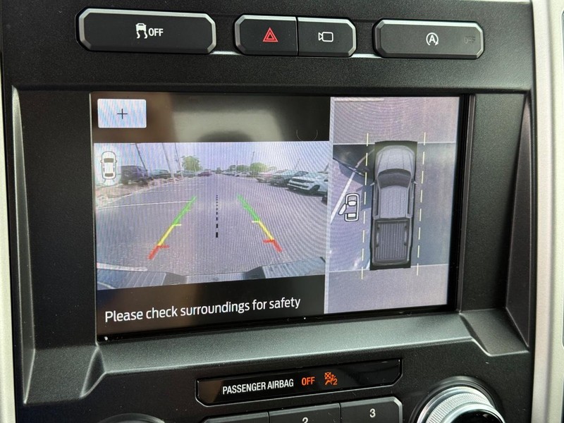 Ford F-150 Vehicle Full-screen Gallery Image 24