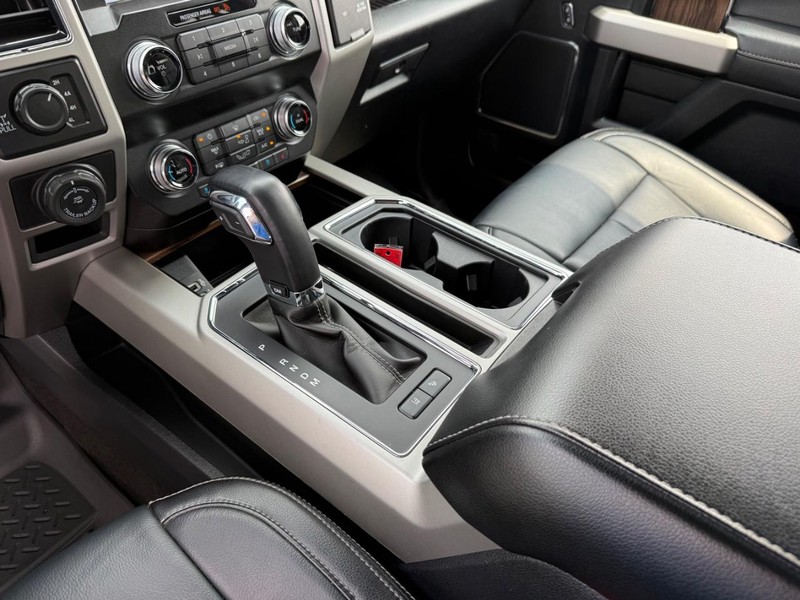 Ford F-150 Vehicle Full-screen Gallery Image 26