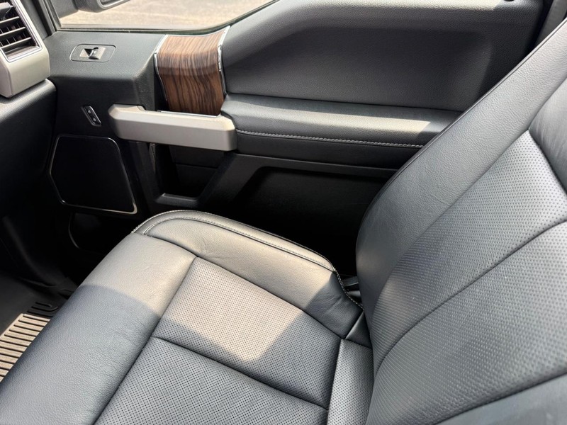 Ford F-150 Vehicle Full-screen Gallery Image 27