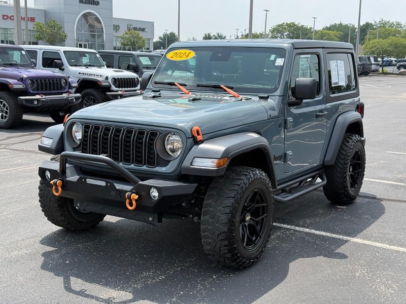 Jeep Wrangler Vehicle Full-screen Gallery Image 8