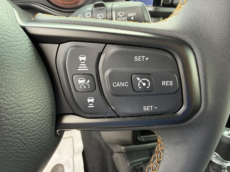 Jeep Wrangler Vehicle Full-screen Gallery Image 18