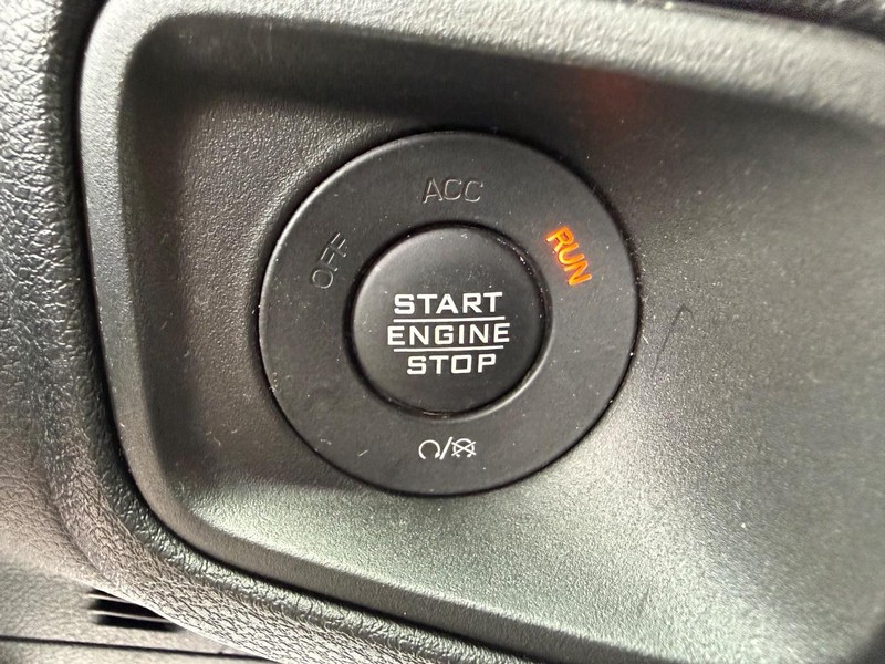Jeep Wrangler Vehicle Full-screen Gallery Image 19