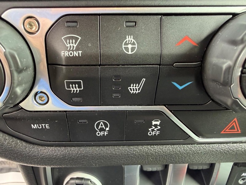 Jeep Wrangler Vehicle Full-screen Gallery Image 20