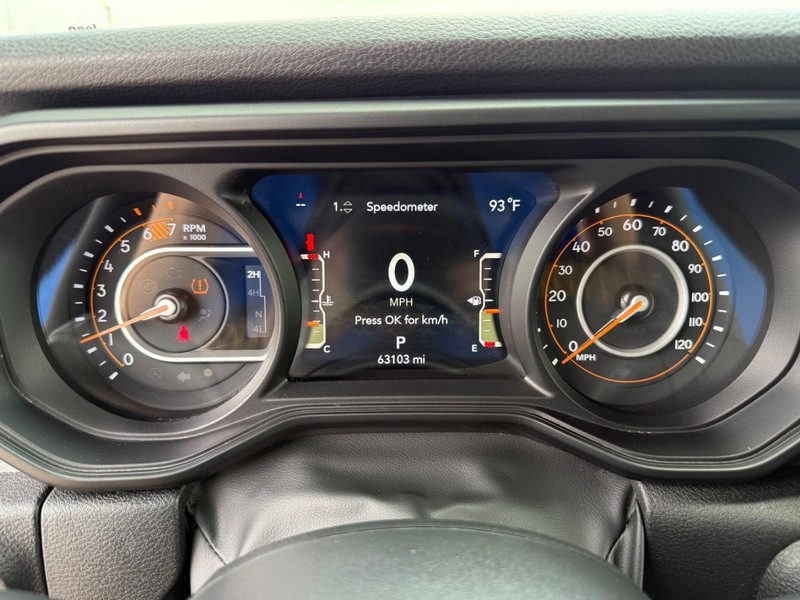 Jeep Wrangler Vehicle Full-screen Gallery Image 26