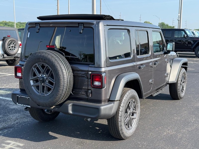 Jeep Wrangler Vehicle Full-screen Gallery Image 3