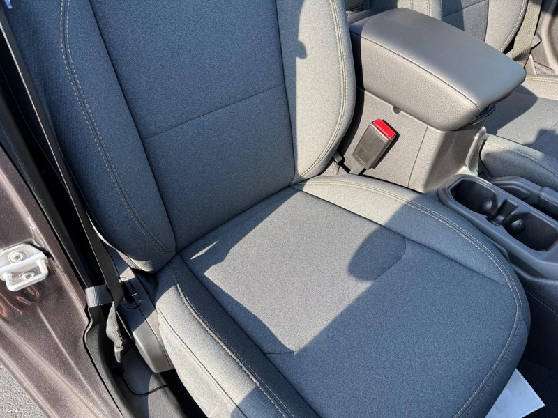 Jeep Wrangler Vehicle Full-screen Gallery Image 16