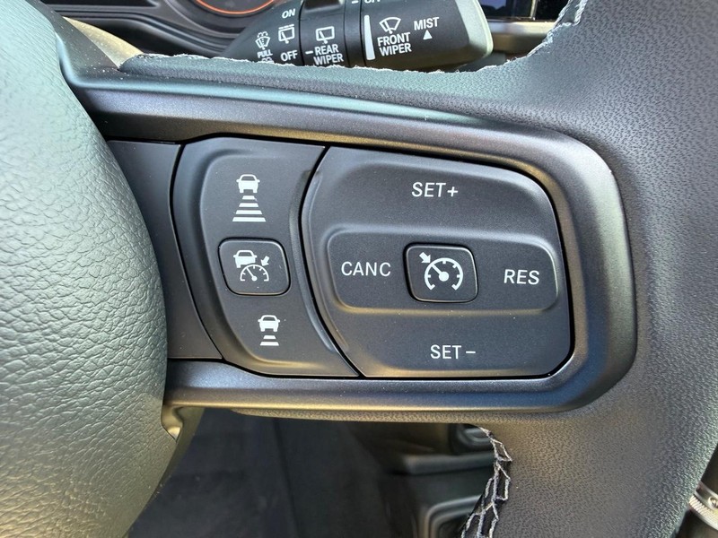 Jeep Wrangler Vehicle Full-screen Gallery Image 21