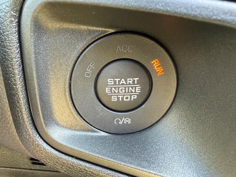 Jeep Wrangler Vehicle Full-screen Gallery Image 22