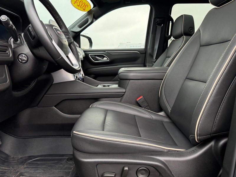 GMC Yukon XL Vehicle Full-screen Gallery Image 21
