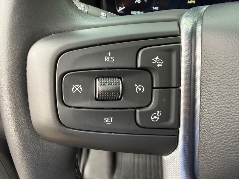 GMC Yukon XL Vehicle Full-screen Gallery Image 23