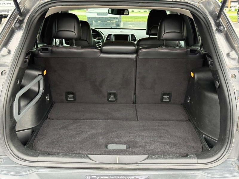 Jeep Cherokee Vehicle Full-screen Gallery Image 7
