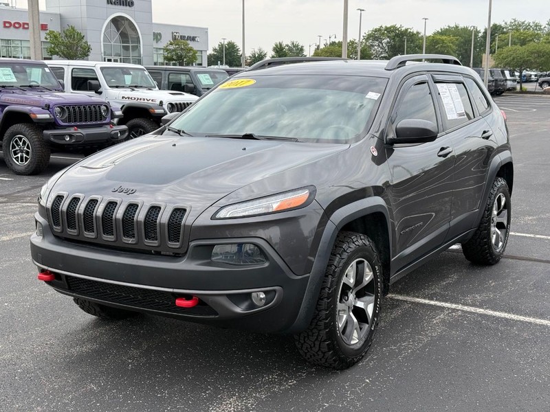Jeep Cherokee Vehicle Full-screen Gallery Image 9
