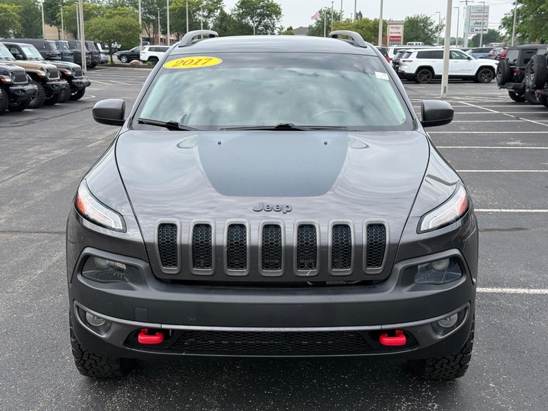 Jeep Cherokee Vehicle Full-screen Gallery Image 10