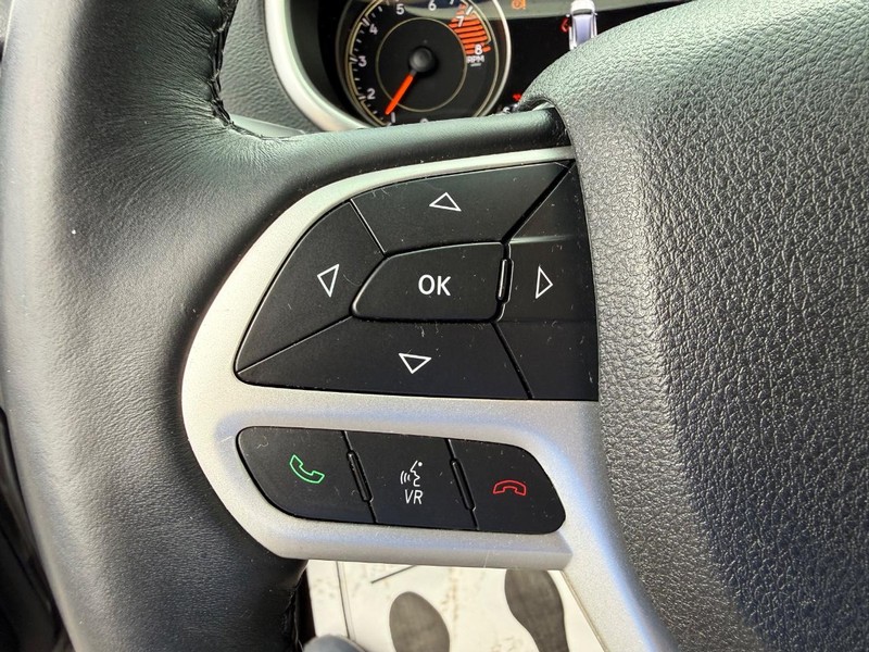 Jeep Cherokee Vehicle Full-screen Gallery Image 20