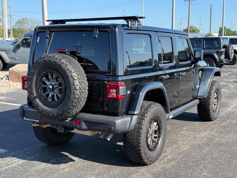 Jeep Wrangler Vehicle Full-screen Gallery Image 3
