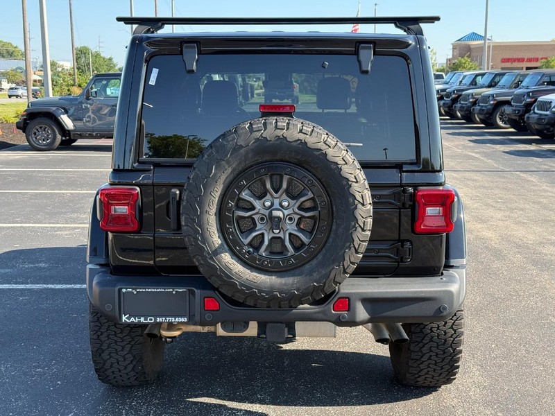 Jeep Wrangler Vehicle Full-screen Gallery Image 4