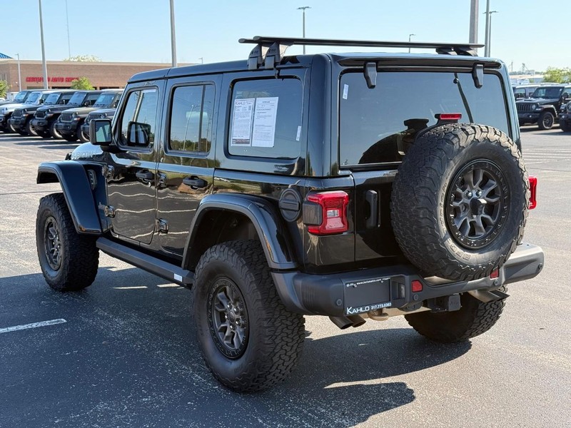 Jeep Wrangler Vehicle Full-screen Gallery Image 5