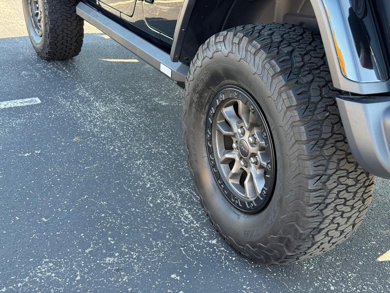 Jeep Wrangler Vehicle Full-screen Gallery Image 6
