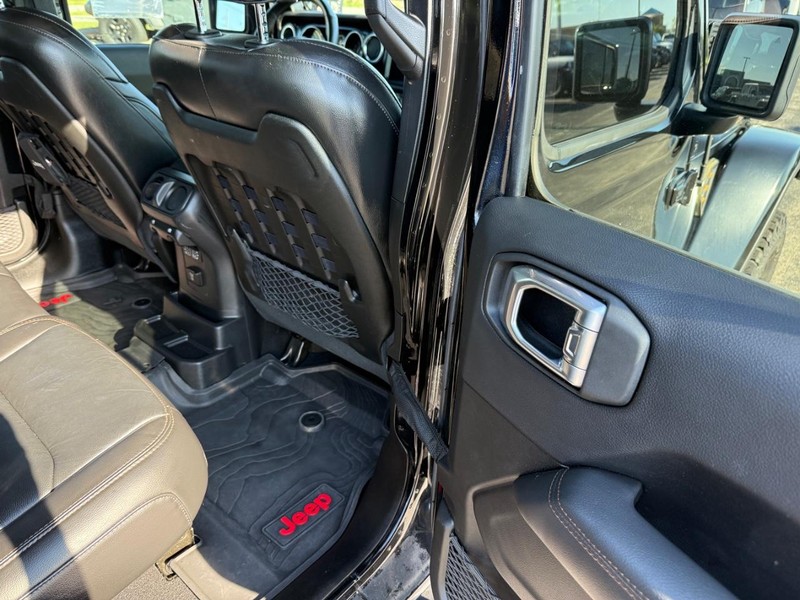 Jeep Wrangler Vehicle Full-screen Gallery Image 11