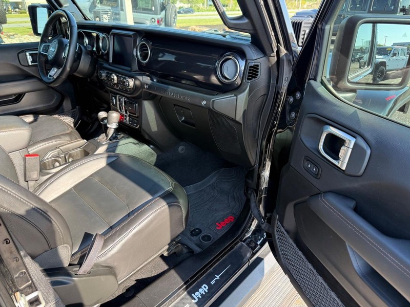 Jeep Wrangler Vehicle Full-screen Gallery Image 14