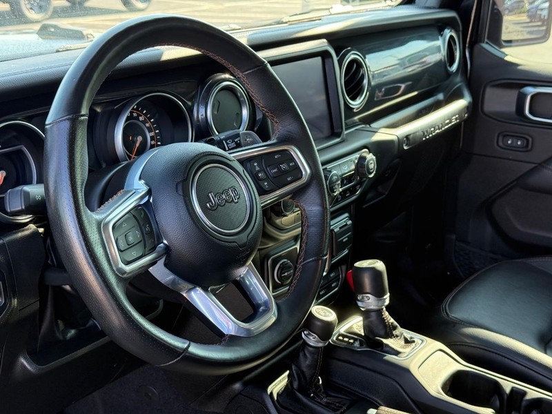 Jeep Wrangler Vehicle Full-screen Gallery Image 18