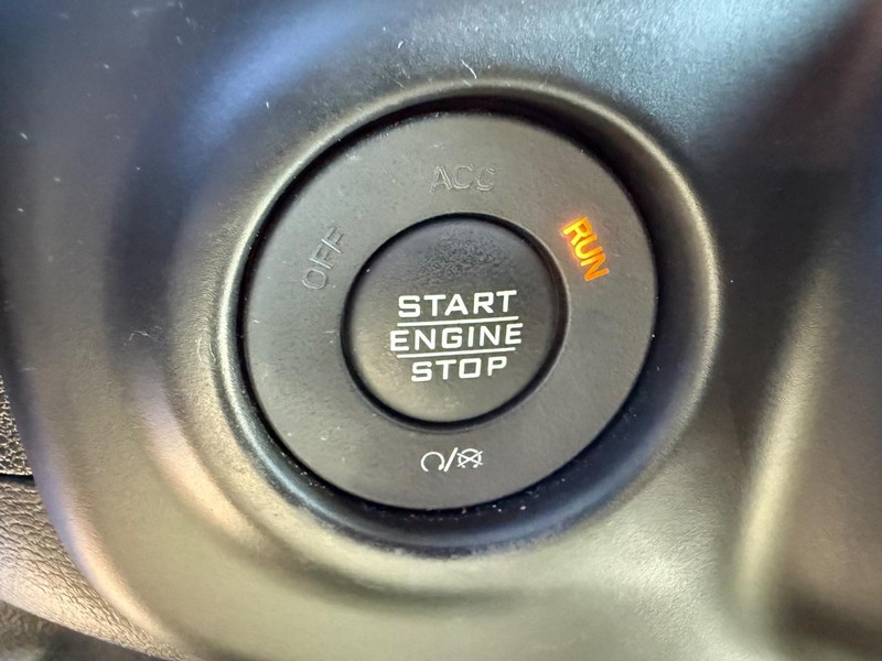 Jeep Wrangler Vehicle Full-screen Gallery Image 21