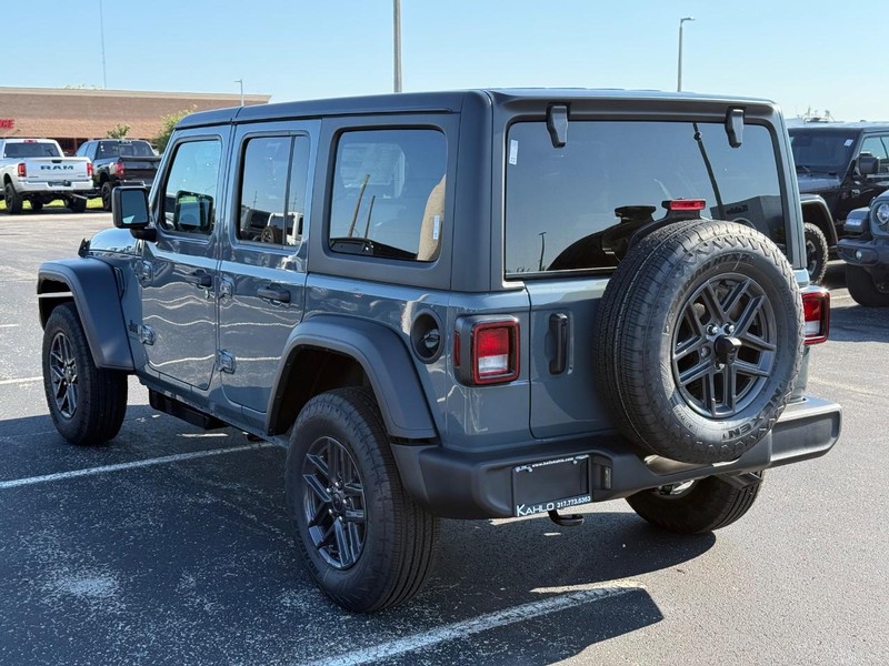 Jeep Wrangler Vehicle Full-screen Gallery Image 5
