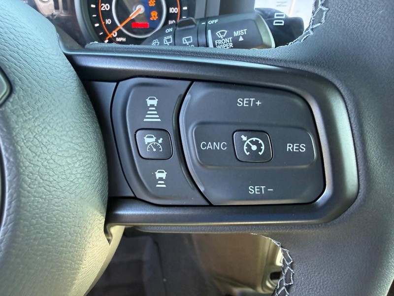 Jeep Wrangler Vehicle Full-screen Gallery Image 18