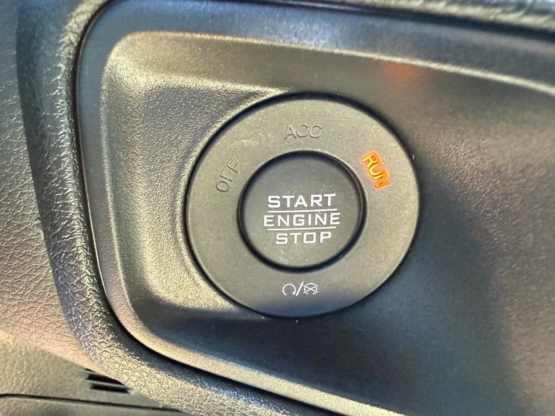 Jeep Wrangler Vehicle Full-screen Gallery Image 19