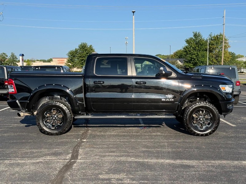 Ram 1500 Vehicle Full-screen Gallery Image 2
