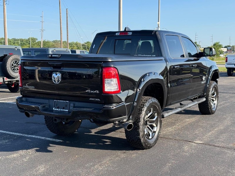 Ram 1500 Vehicle Full-screen Gallery Image 3