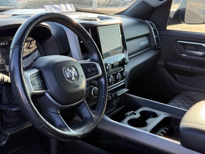 Ram 1500 Vehicle Full-screen Gallery Image 18