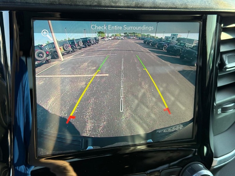 Ram 1500 Vehicle Full-screen Gallery Image 25