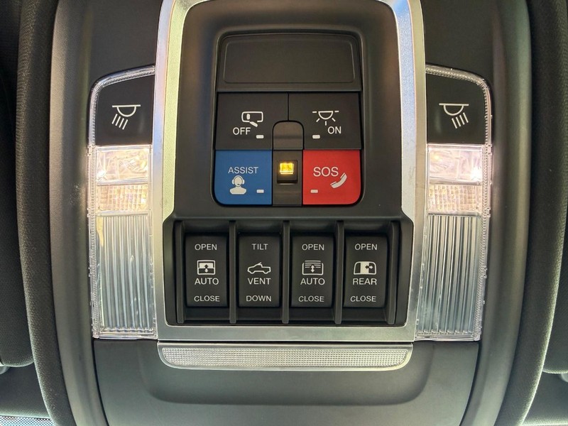 Ram 1500 Vehicle Full-screen Gallery Image 29