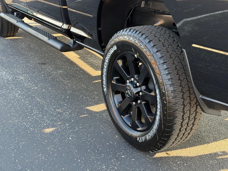 Ram 2500 Vehicle Full-screen Gallery Image 6