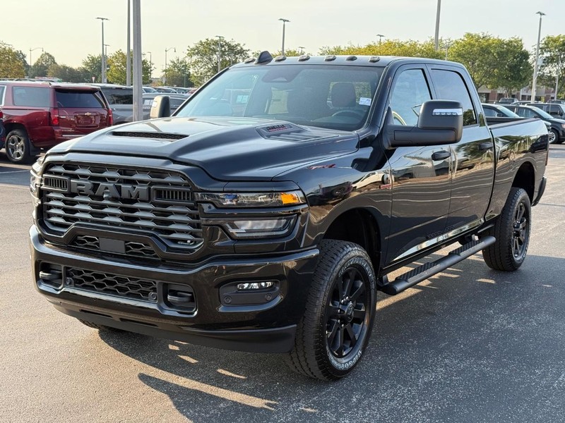 Ram 2500 Vehicle Full-screen Gallery Image 8
