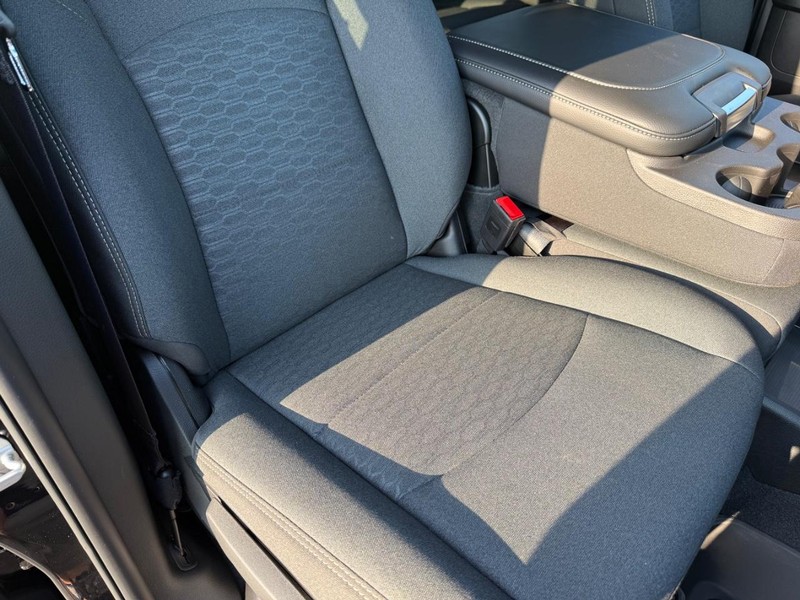 Ram 2500 Vehicle Full-screen Gallery Image 15