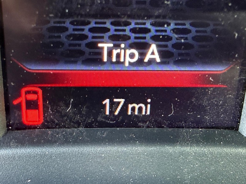 Ram 2500 Vehicle Full-screen Gallery Image 28