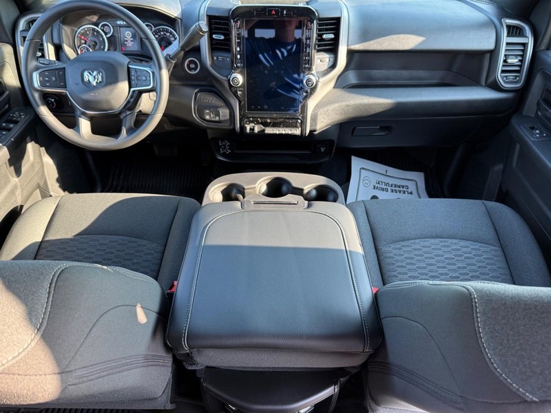 Ram 2500 Vehicle Full-screen Gallery Image 12