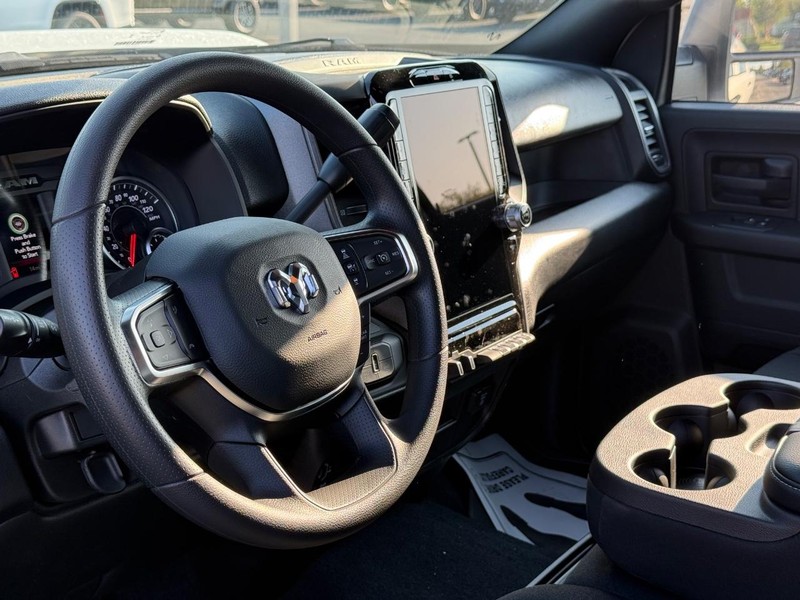 Ram 2500 Vehicle Full-screen Gallery Image 18