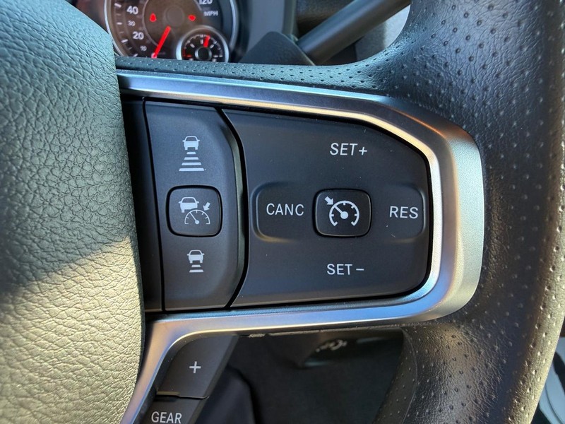 Ram 2500 Vehicle Full-screen Gallery Image 20