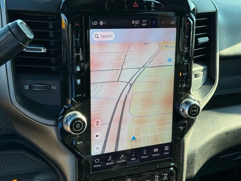 Ram 2500 Vehicle Full-screen Gallery Image 23